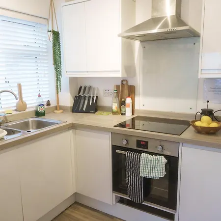 Modern & Stylish 1 Bedroom Flat In Appartamento Bristol